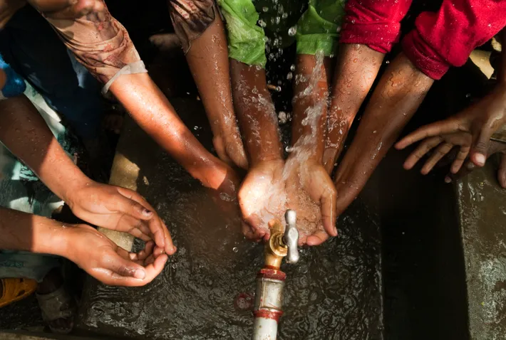 cómo ahorrar agua en la casa consejos y tips