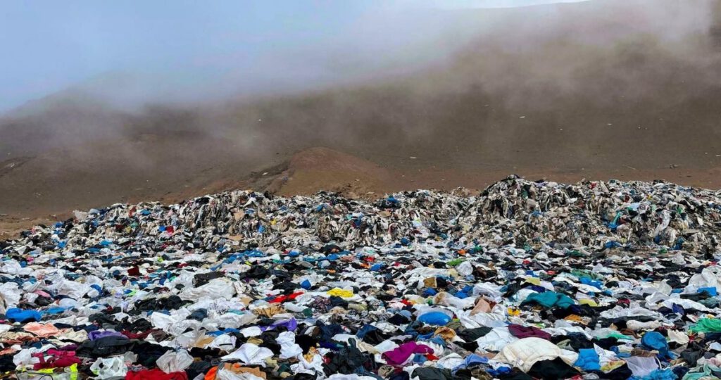 huella de agua ropa desechable la nueva basura