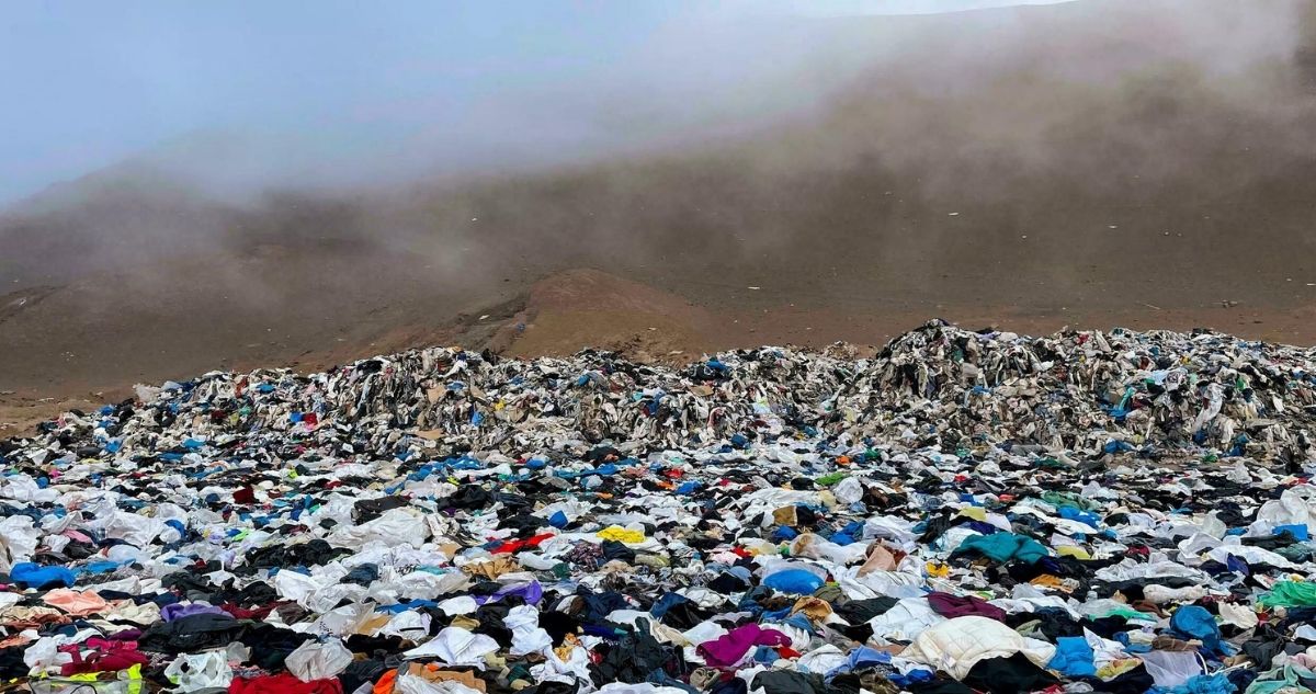 huella de agua ropa desechable la nueva basura